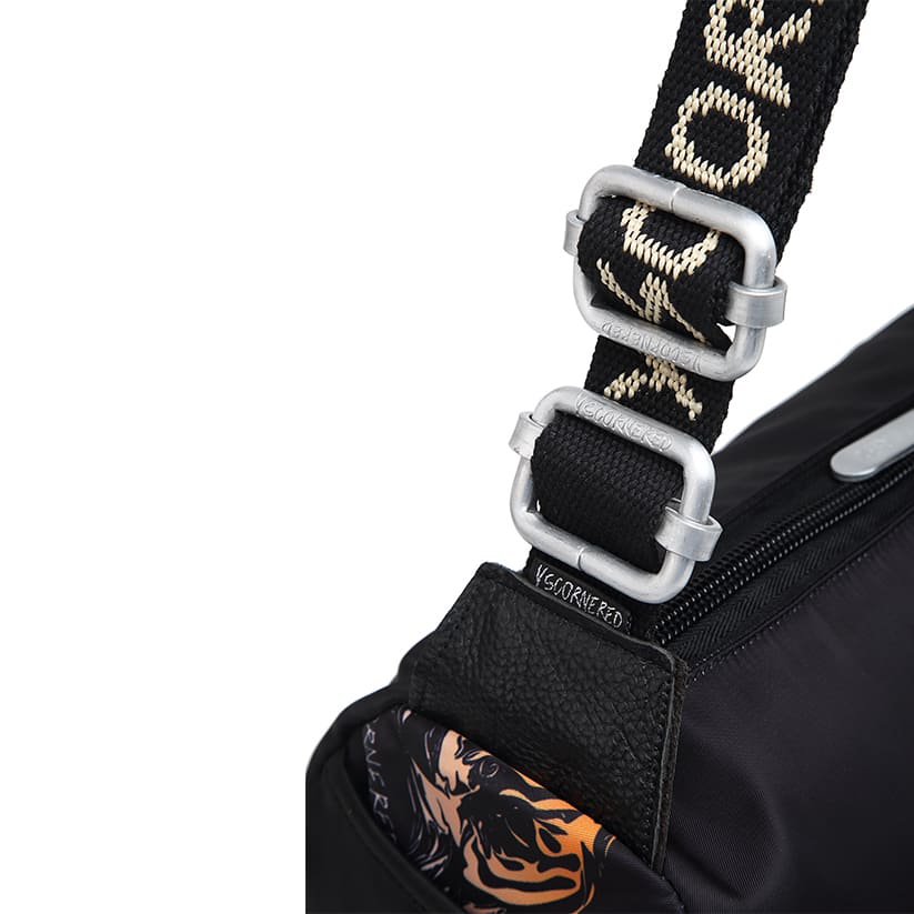 The shoulder Barrel Bag-Tiger #130014 Barrel bag Barrel Duffel Bag Barrel Duffle Bag Beach Barrel Bag Crossbody Barrel Bag Fitness Barrel Bag Foldable Barrel Bag Handheld Barrel Bag Lightweight Barrel Bag Shoulder Barrel Bag Small Barrel Bag Travel Barrel Bag Unisex Barrel Bag YSCORNERED